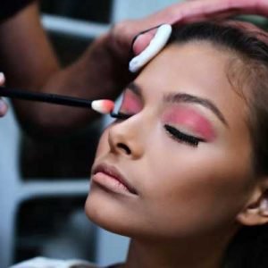makeup 300x300.jpg